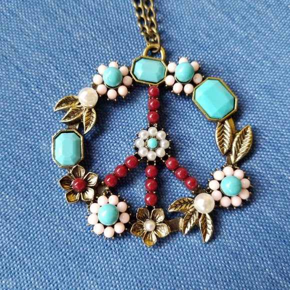 Beautiful Peace Sign Necklace - NWOT - Picture 1 of 2